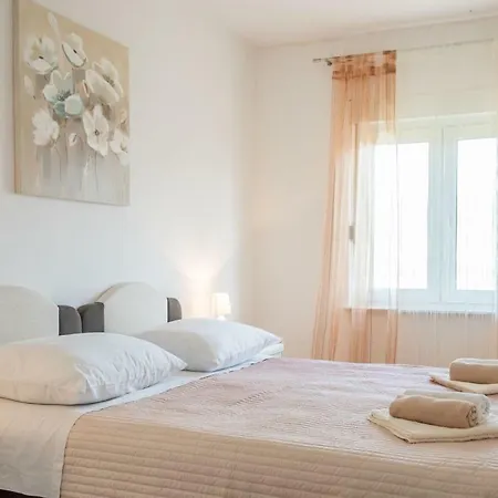 Apartment Apartman Din Don Split