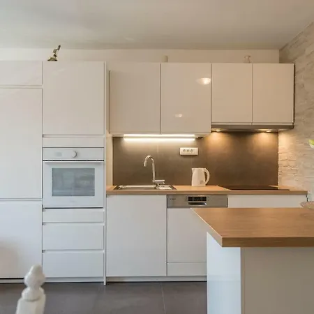 Apartment Apartman Din Don